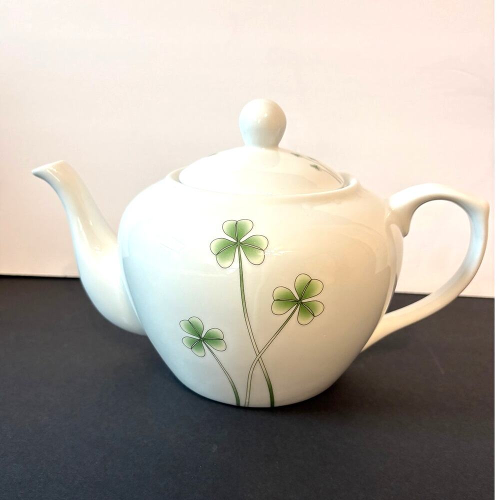 Marcus Notley Irish Clover Teapot | Fine Porcelain Shamrock Teapot Ireland 40 Oz